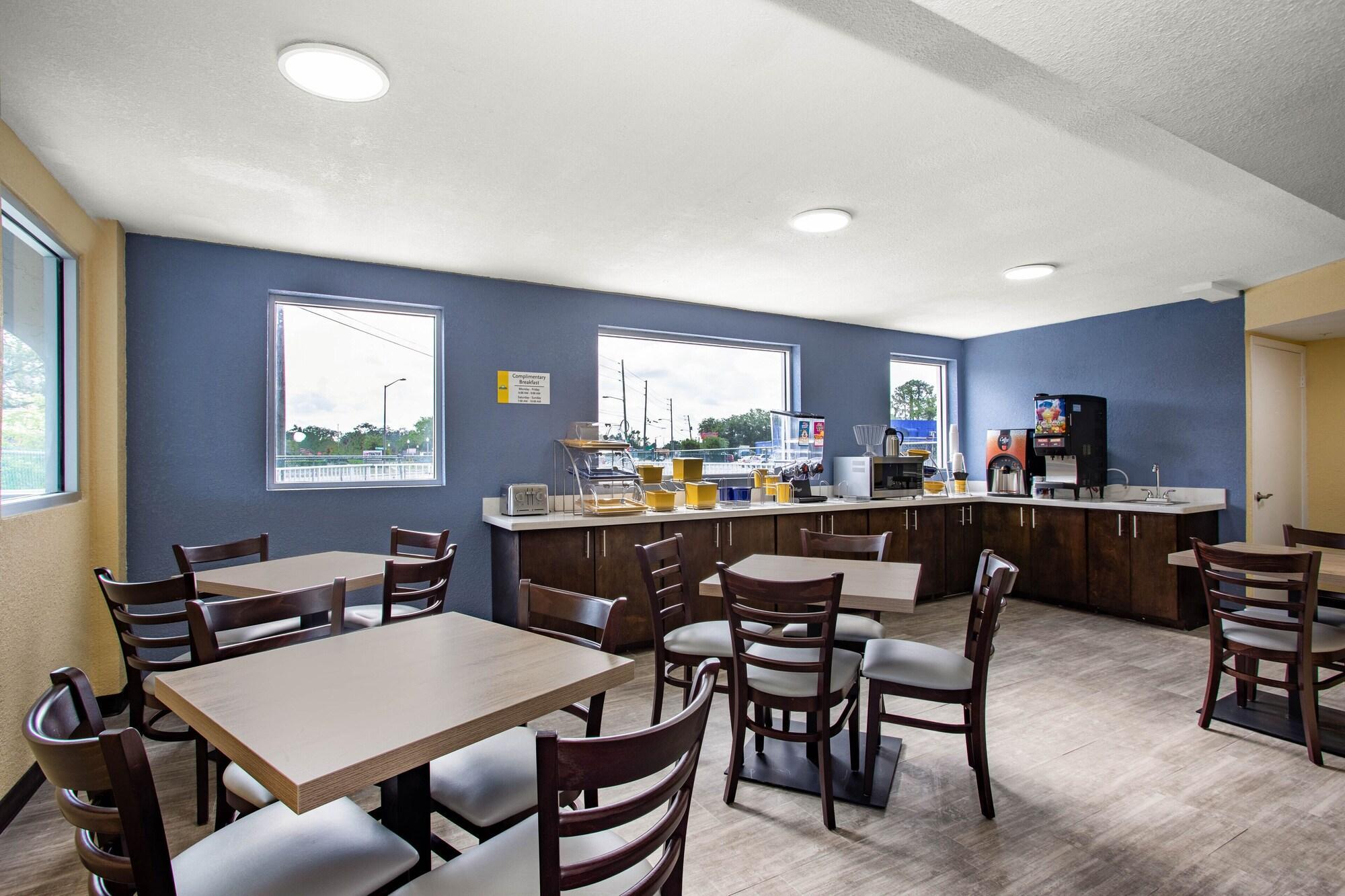 Days Inn By Wyndham Apopka/Orlando Exterior photo